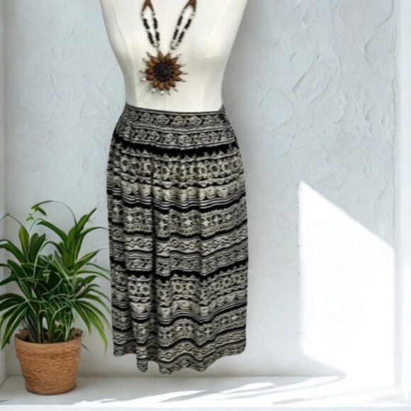 Alfred Dunner Black and Beige  Midi A-Line Skirt - Picture 1 of 9